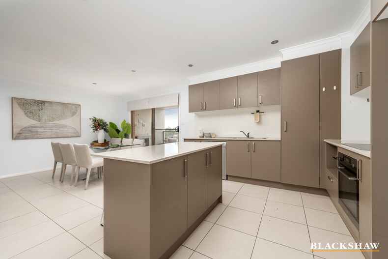 9/17 Bowman Street Macquarie