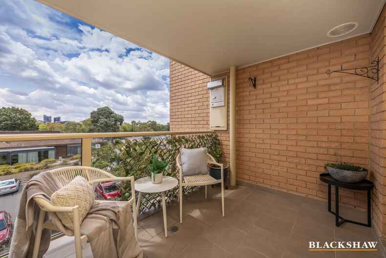 9/17 Bowman Street Macquarie