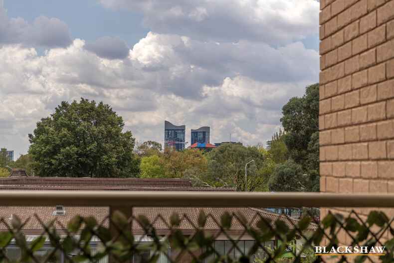 9/17 Bowman Street Macquarie