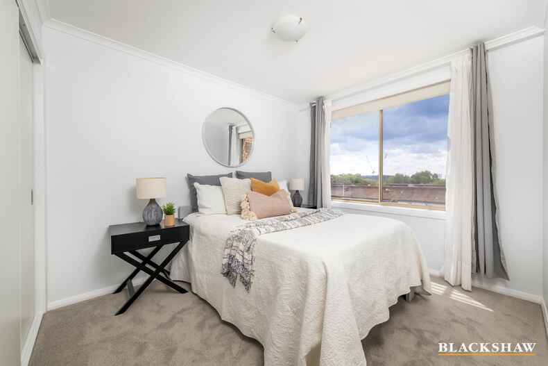 9/17 Bowman Street Macquarie