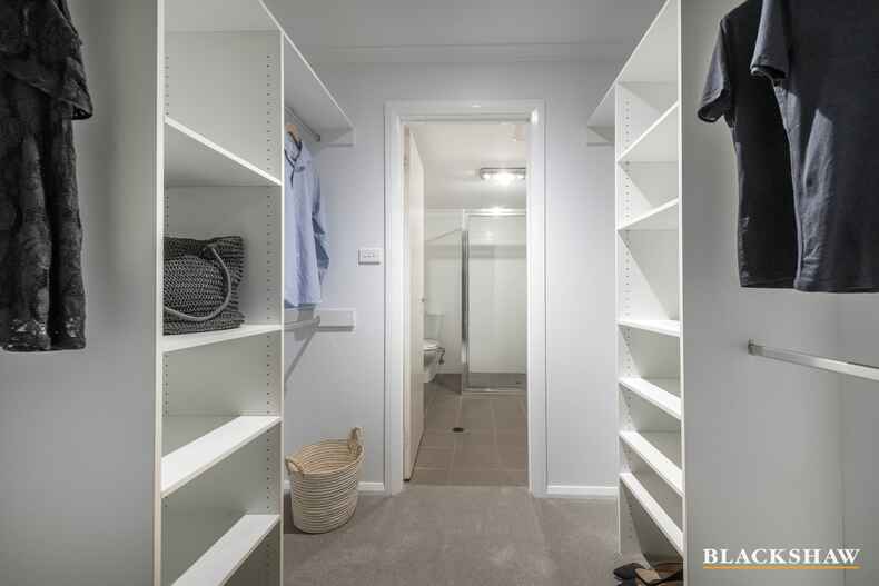 9/17 Bowman Street Macquarie