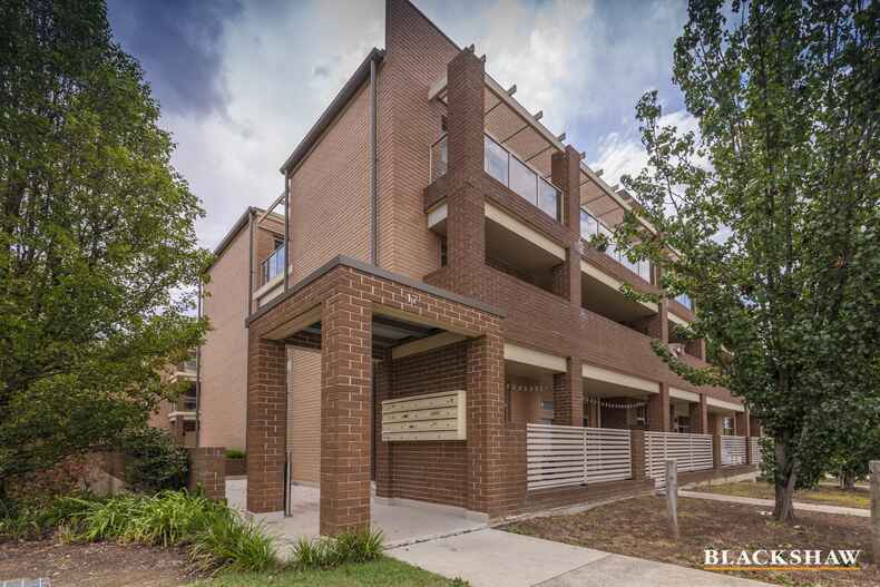 9/17 Bowman Street Macquarie