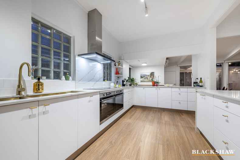 13 Canterbury Crescent Deakin