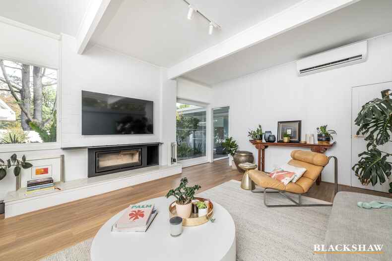 13 Canterbury Crescent Deakin