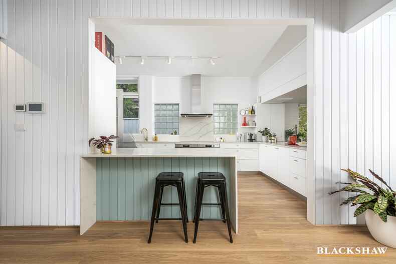 13 Canterbury Crescent Deakin