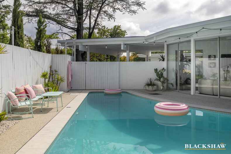 13 Canterbury Crescent Deakin