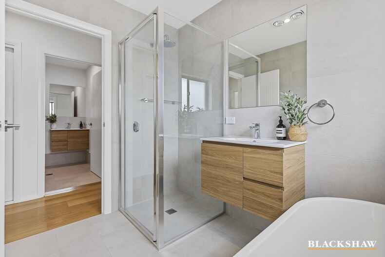 106 Freycinet Drive Sunshine Bay