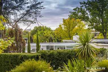 13 Canterbury Crescent Deakin