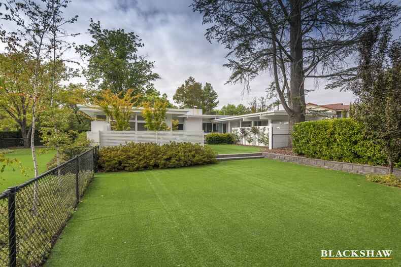 13 Canterbury Crescent Deakin