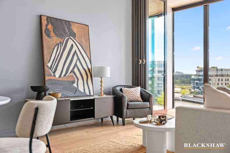 83/43 Eastlake Parade Kingston