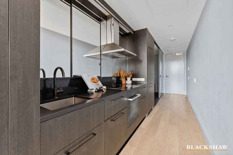 83/43 Eastlake Parade Kingston