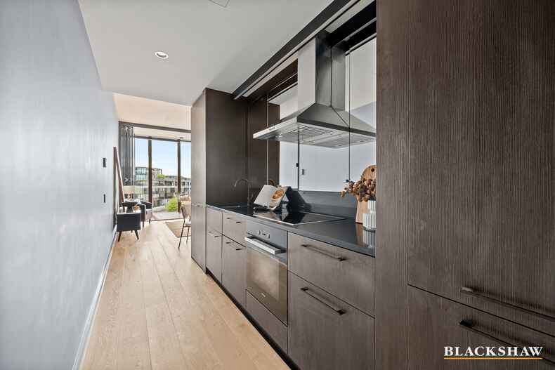 83/43 Eastlake Parade Kingston