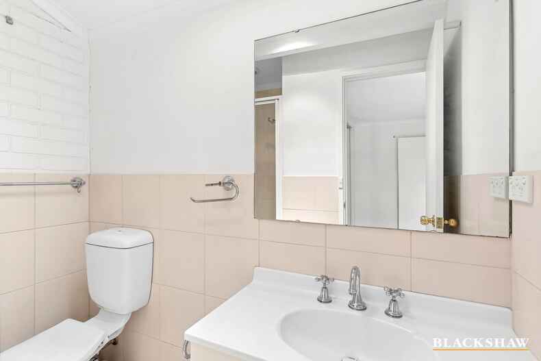 32 English Court Phillip 32 English Court Phillip