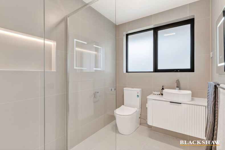 63 Buvelot Street Weston 63 Buvelot Street Weston