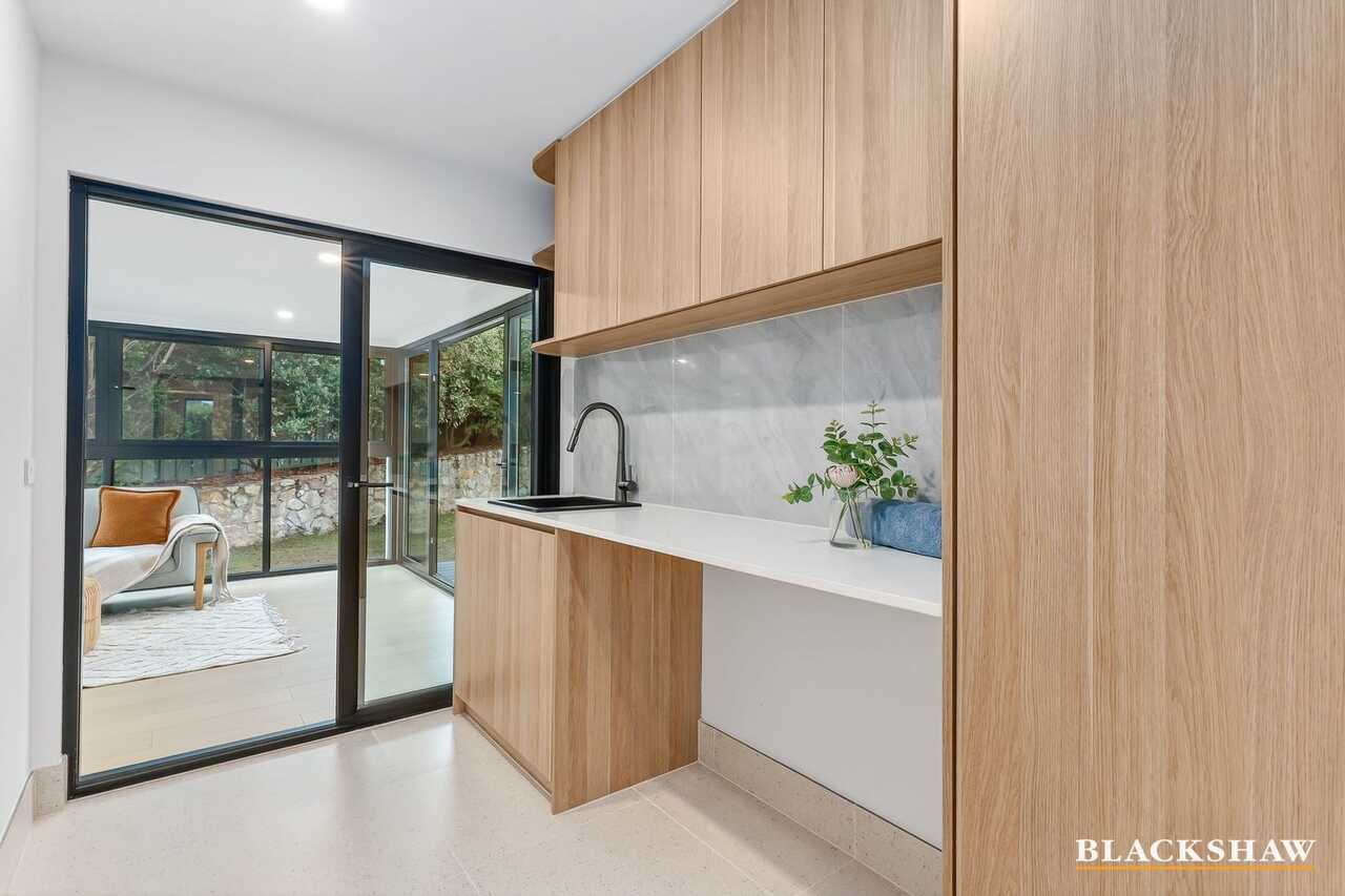 63 Buvelot Street Weston