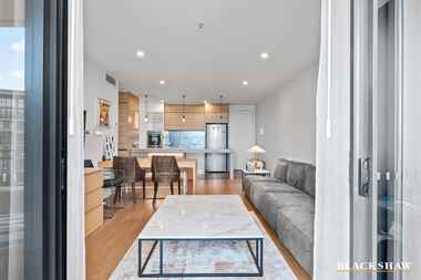 137/45 West Row City