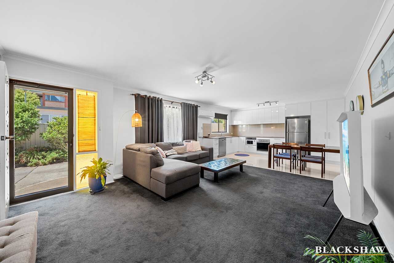 3/63 Macquoid Street Queanbeyan