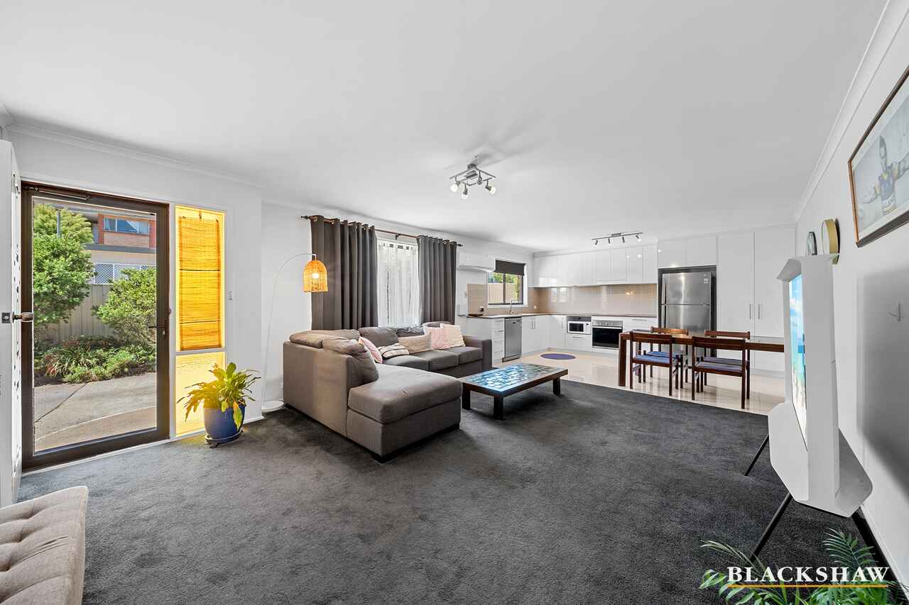 3/63 Macquoid Street Queanbeyan