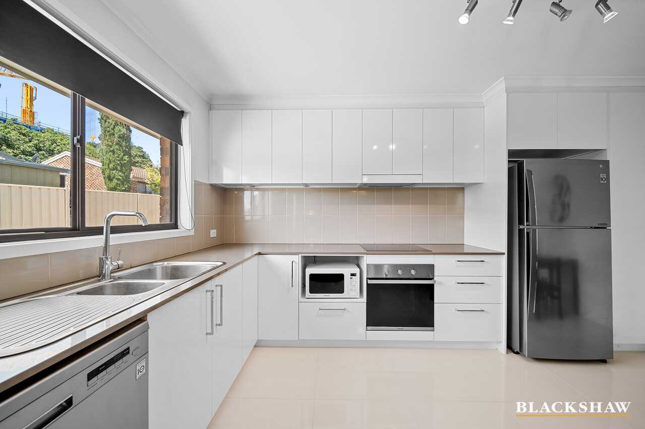 3/63 Macquoid Street Queanbeyan