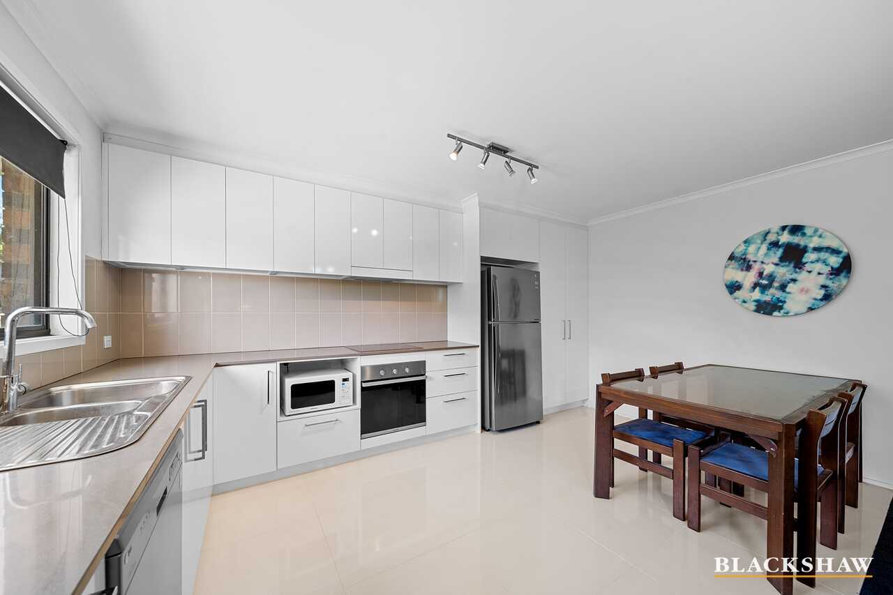 3/63 Macquoid Street Queanbeyan