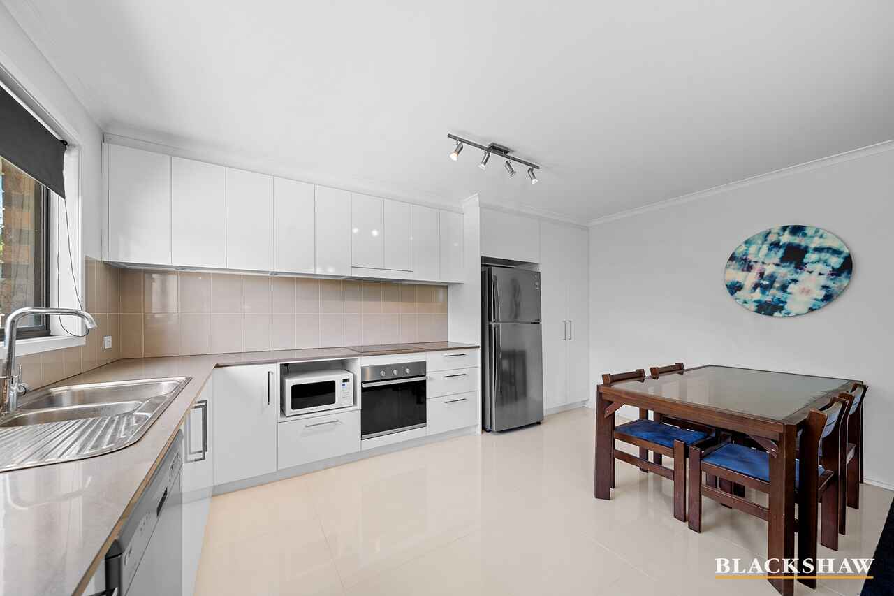 3/63 Macquoid Street Queanbeyan