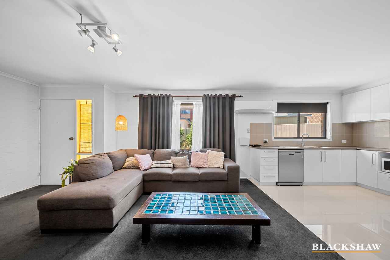 3/63 Macquoid Street Queanbeyan