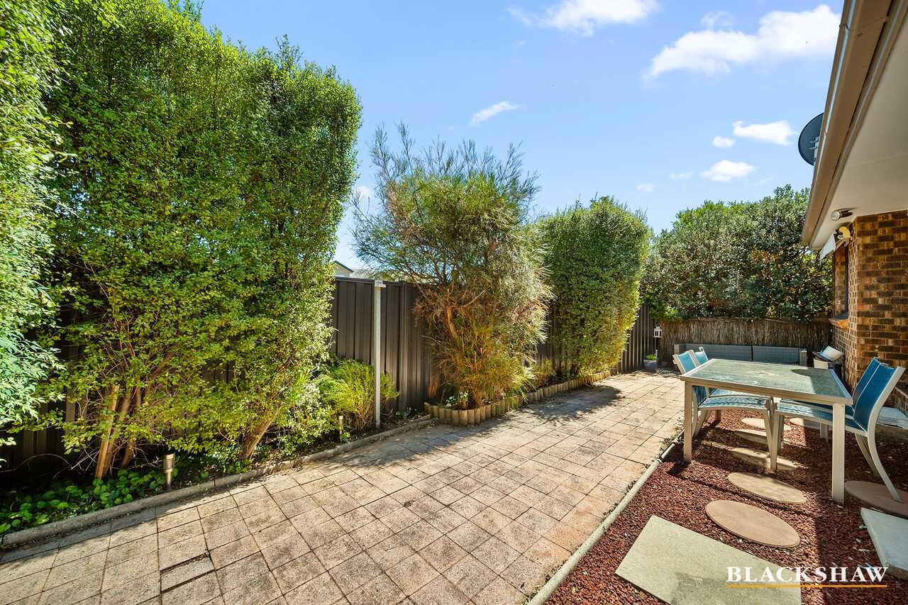 3/63 Macquoid Street Queanbeyan