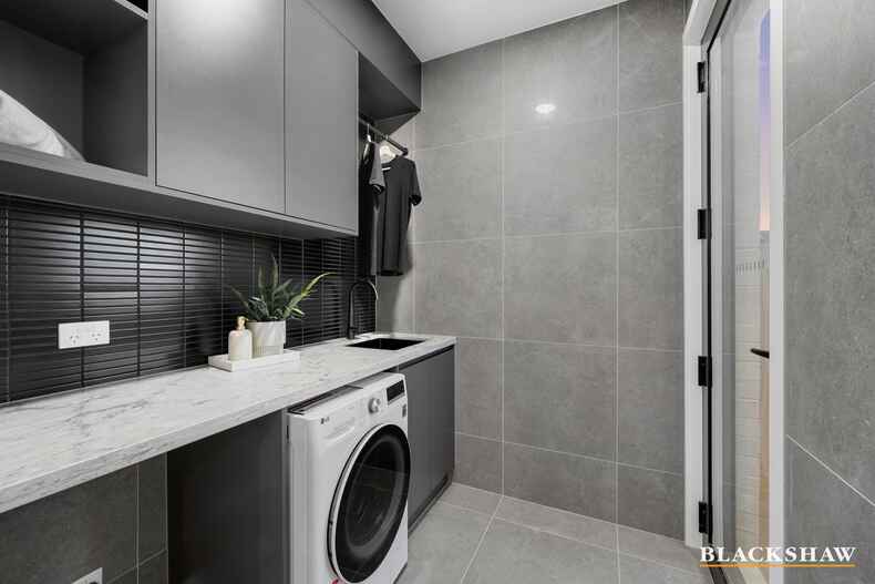 16 Leontine Loop  Denman Prospect