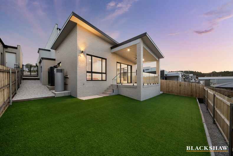 16 Leontine Loop  Denman Prospect