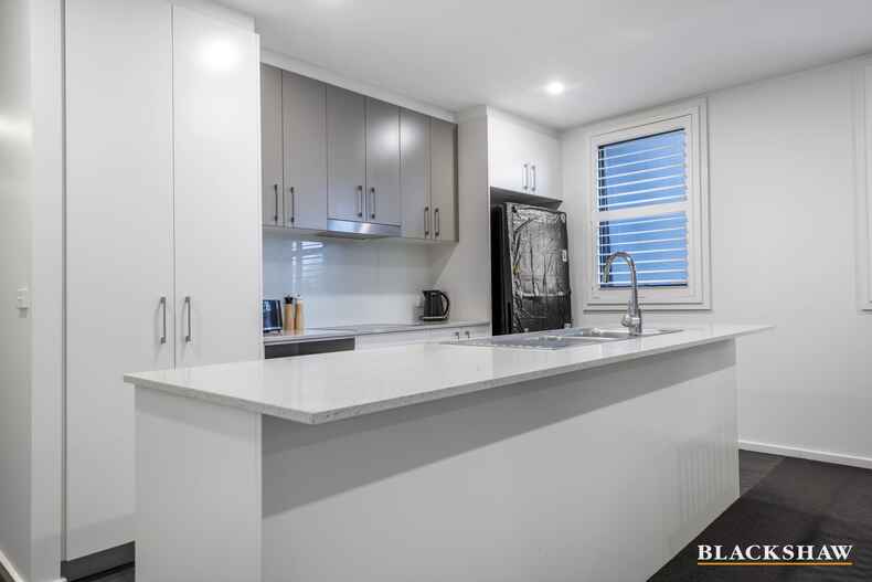 16/111 Canberra Avenue Griffith