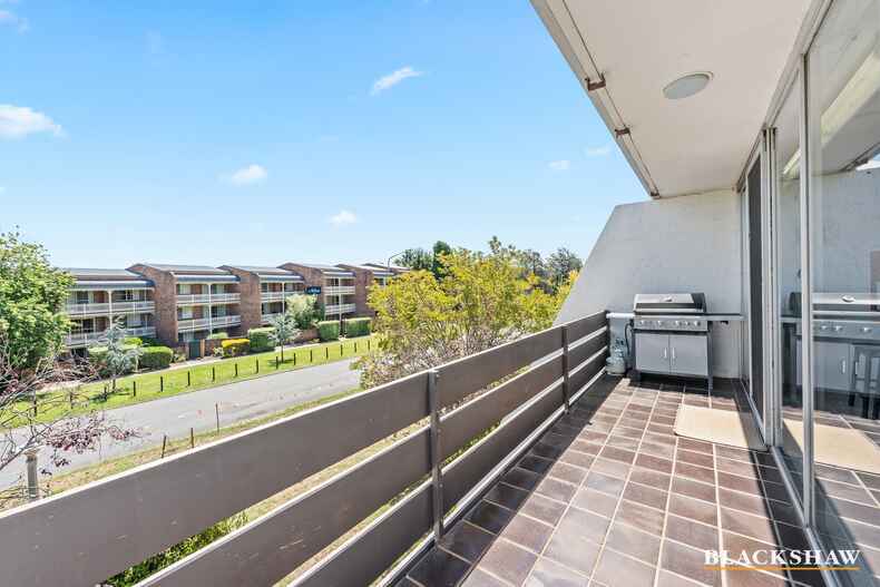 24/8 Giles Street Griffith