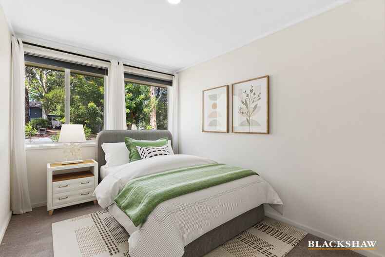 3 Embley Street Holder