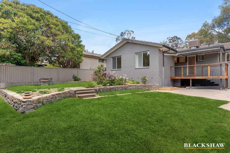 3 Embley Street Holder