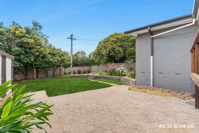 3 Embley Street Holder