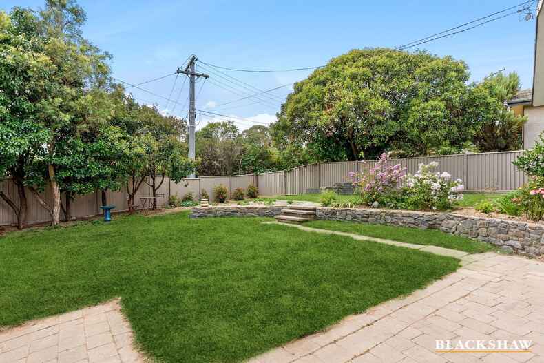 3 Embley Street Holder