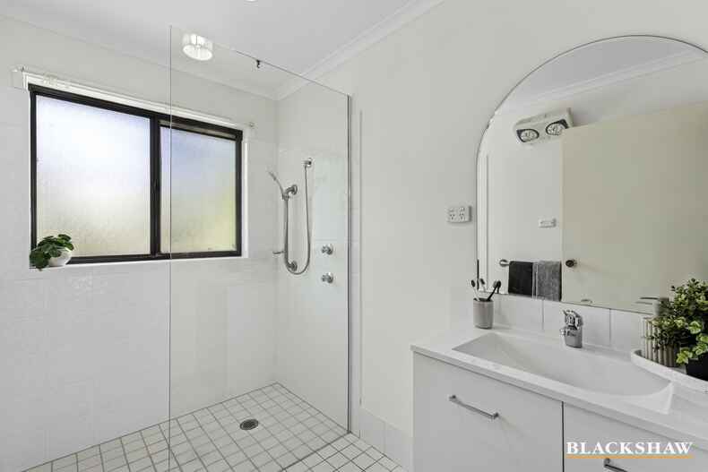 1/70 Bourne Street Cook