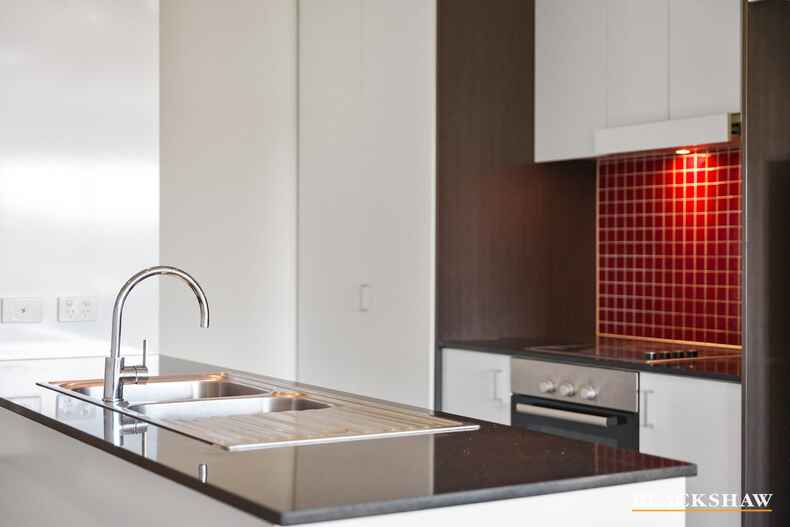 98/1 Mouat Street Lyneham