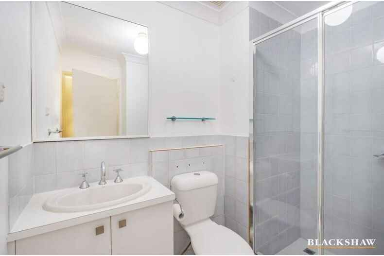 60/13 Tench Street Kingston