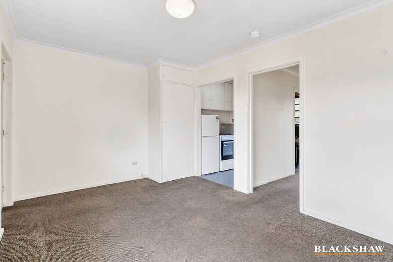 2/51 Hampton Circuit Yarralumla