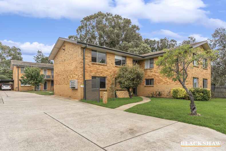2/51 Hampton Circuit Yarralumla