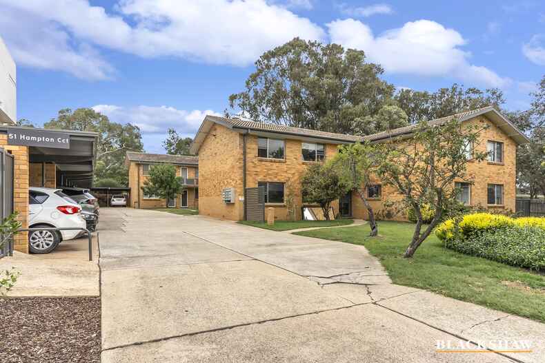 2/51 Hampton Circuit Yarralumla