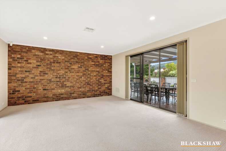 25 Shepherdson Place Isaacs