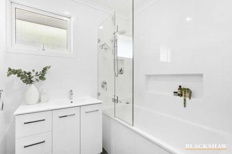 2 Crowther Place Curtin