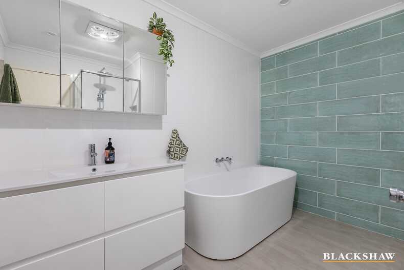 4/60 Dalley Crescent Latham