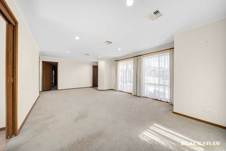 2  Darmody Place Jerrabomberra