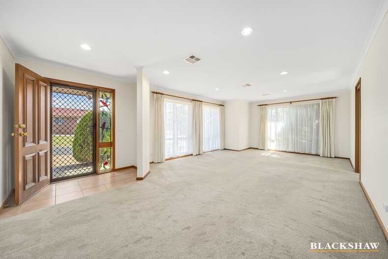 2  Darmody Place Jerrabomberra