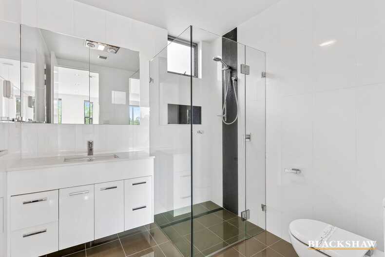 10/143 Blamey Crescent Campbell