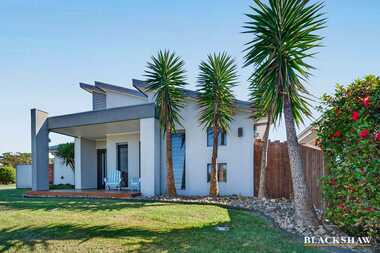 6 Bagarin Avenue Tomakin