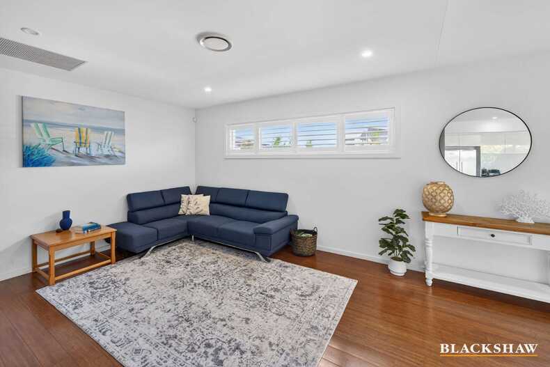 6 Bagarin Avenue Tomakin
