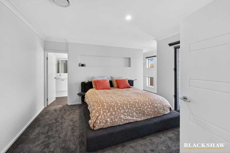 6 Bagarin Avenue Tomakin